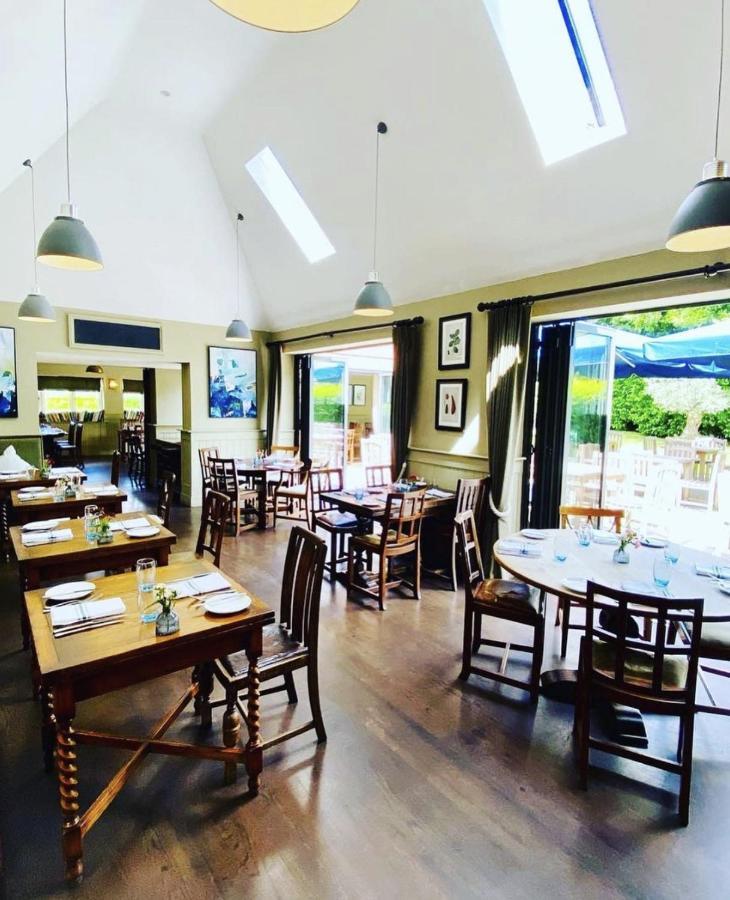 The Bottle & Glass Inn Harpsden Екстер'єр фото